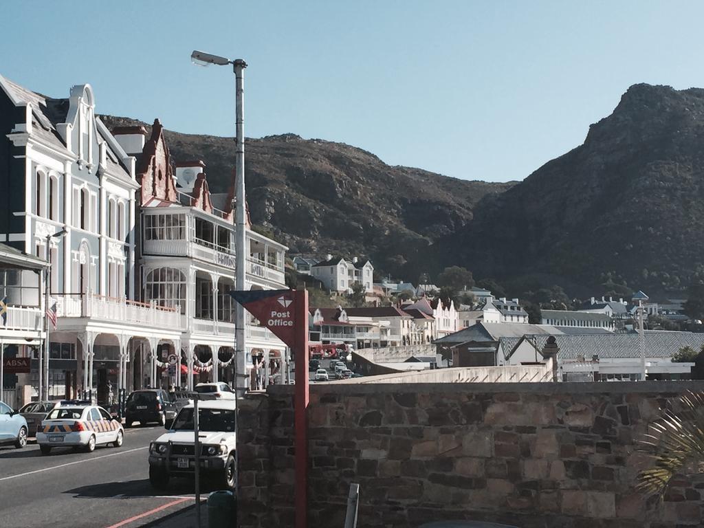 Port Of Call Simon's Town Exterior photo
