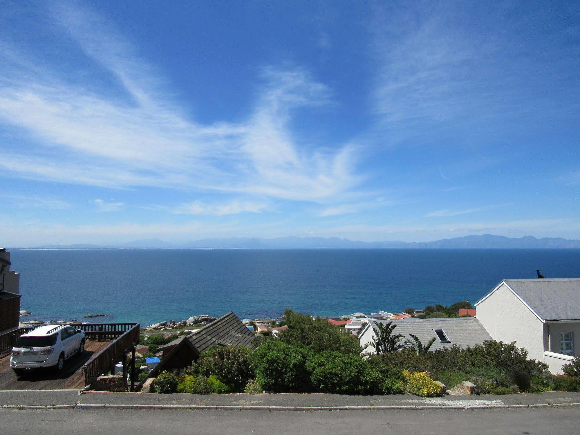 Port Of Call Simon's Town Exterior photo